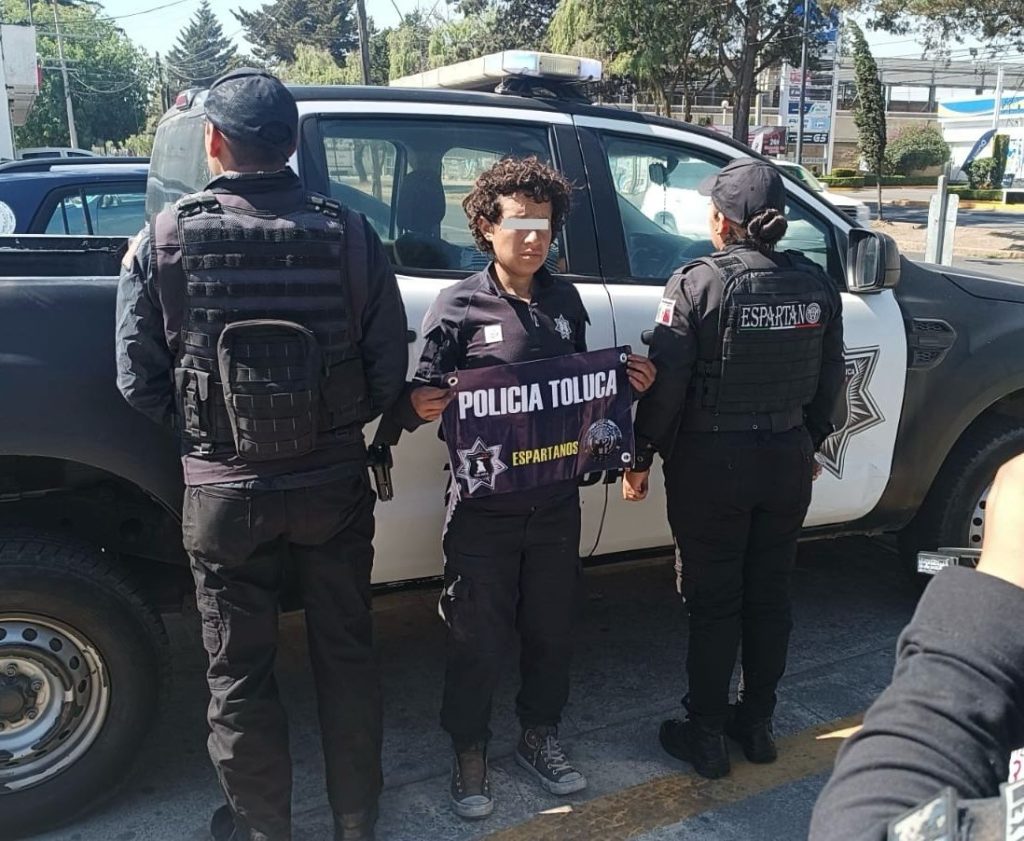 Detiene Policía Municipal de Toluca a Cuatro Personas por Diversos Delitos