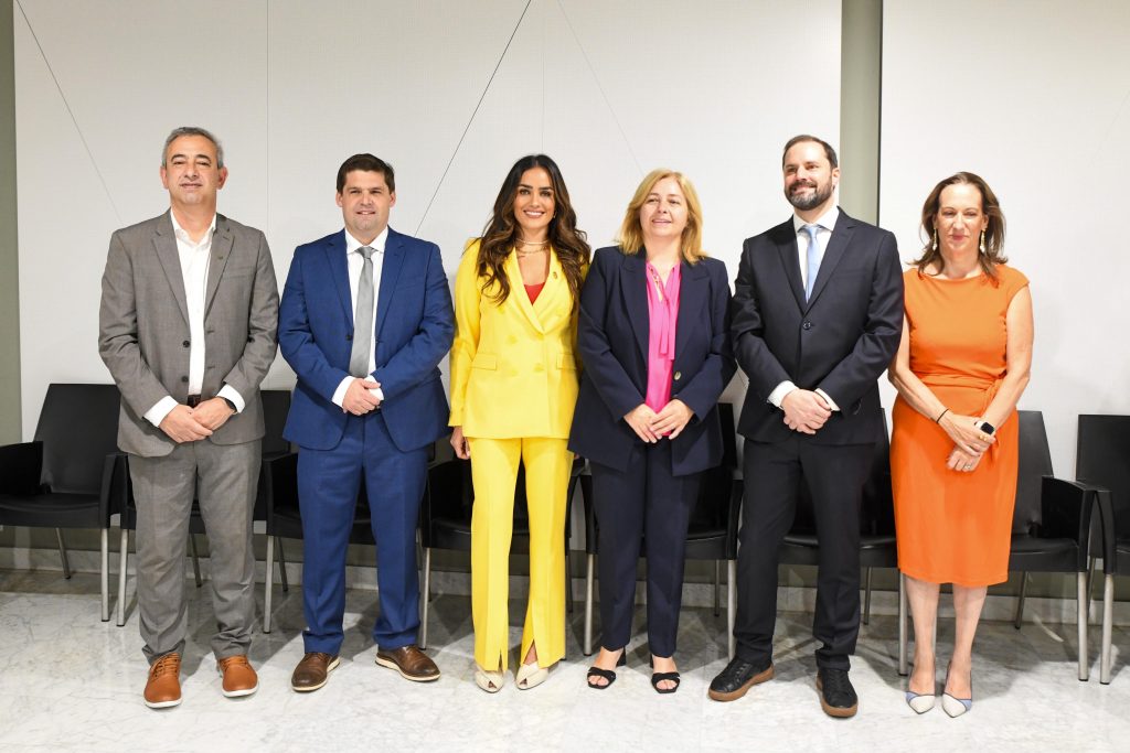 Ale Rojo de la Vega, Invitada a Presentar su Modelo de Gobierno en la Capital Española