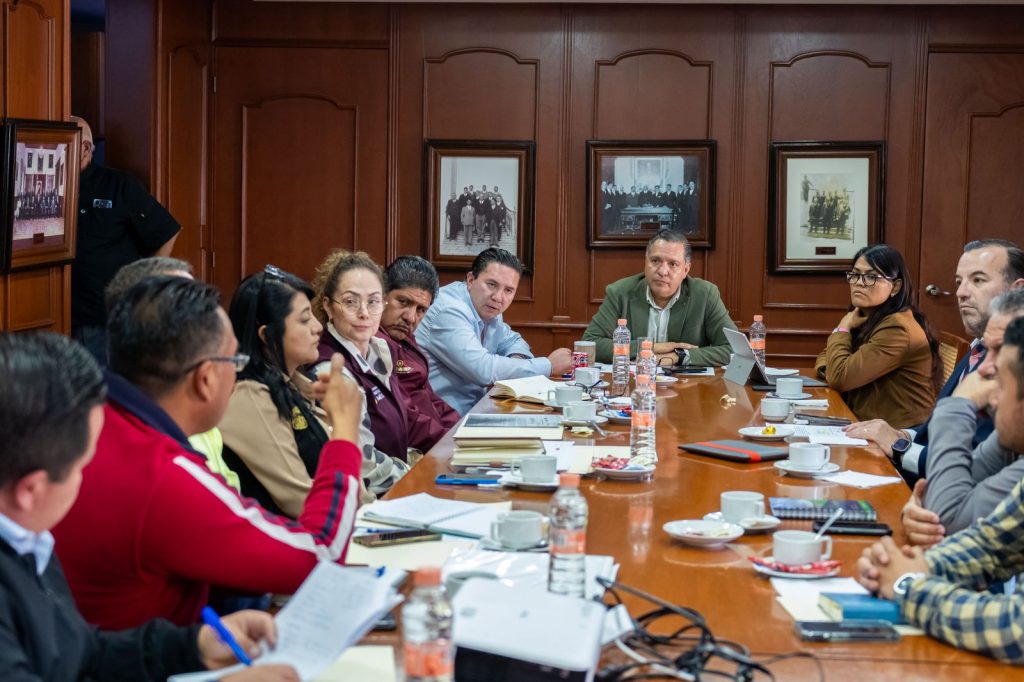 Colaboran Gobierno Municipal y Junta de Caminos en Beneficio de la Movilidad de Toluqueños