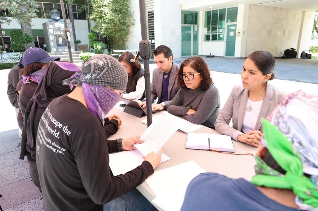 Facultad de Economía Abierta al Diálogo, Acuerdos y Compromisos Para una Universidad que Avanza