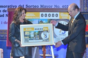 Conmemoran 75 Años de la FCPyS de la UNAM con Billete de Lotería Nacional