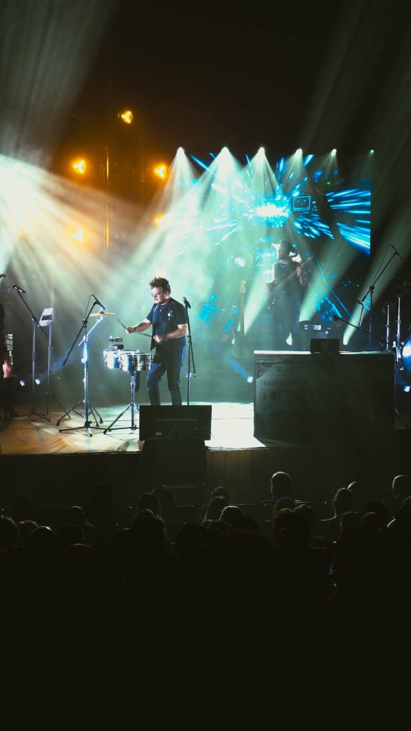 Aleks Syntek Llena el CC Teozonco de Cuernavaca y Celebra 35 Años de Éxitos con un Espectacular Sold Out